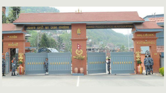 सम्पर्कविहीन भए १२ जना सशस्त्र प्रहरी